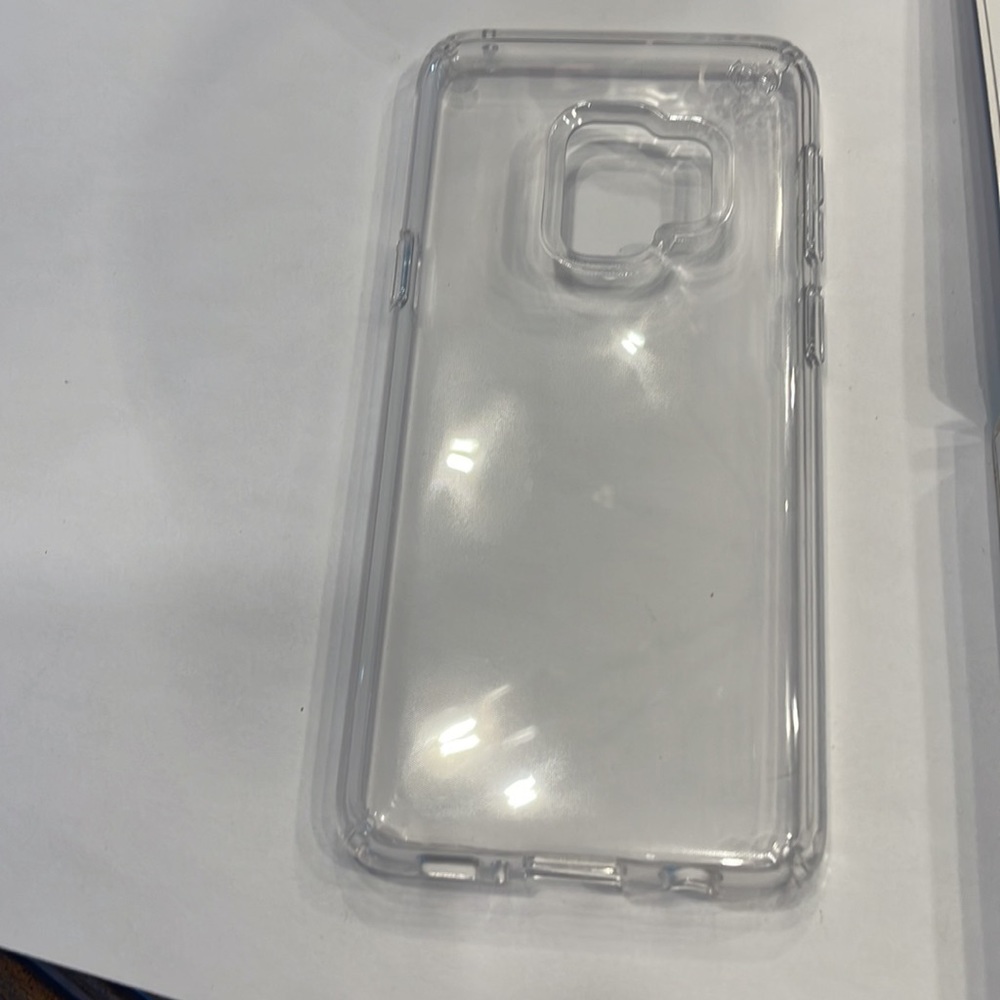 Clear case - Picture 3 of 3